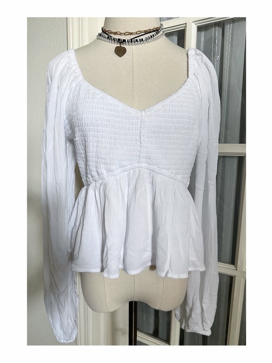 Hollister Tops - Hollister White Smocked Peplum Blouse with Bubble Sleeves